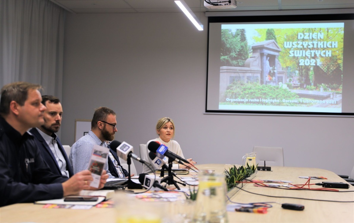 Zdjęcie do Miasto przygotowane na Wszystkich Świętych