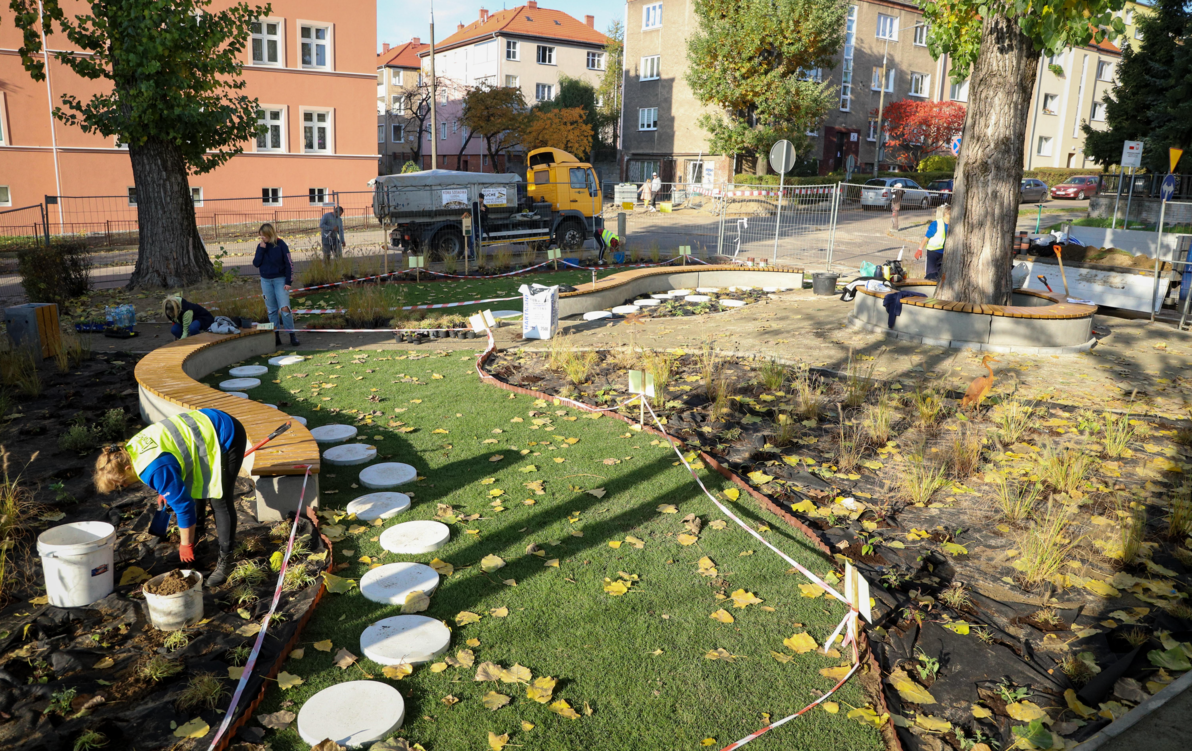 Zdjęcie do Powstaje mini park