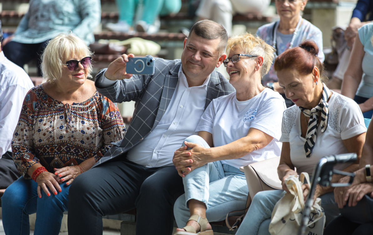 Zdjęcie do Klucze do miasta w rękach senior&oacute;w