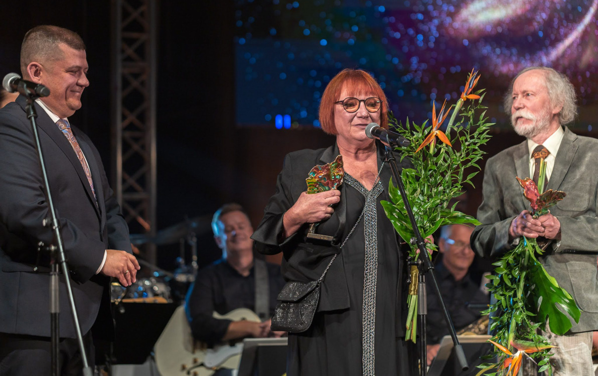 Zdjęcie do Laureatami &bdquo;Motyli&rdquo; aktorka i malarz