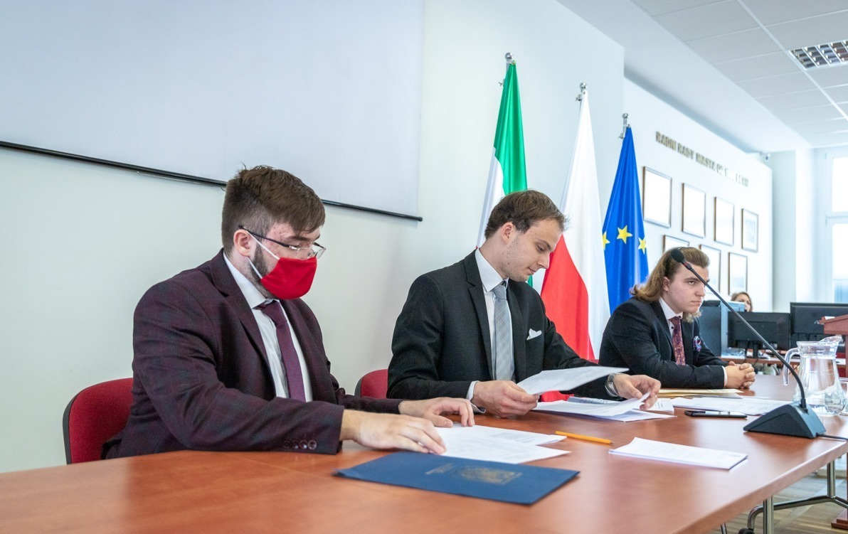 Zdjęcie do Obradowali młodzieżowi radni