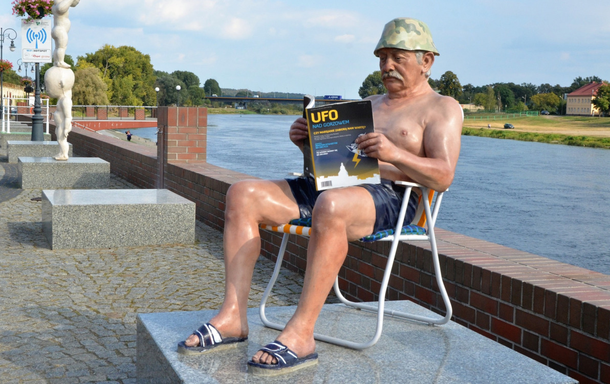 Zdjęcie do Wandale zniszczyli rzeźbę Janusza