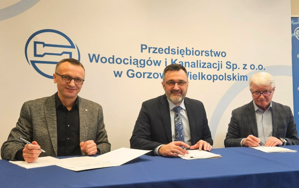 Zdjęcie do  Umowa na budowę kanalizacji sanitarnej w ulicy Kasprzaka podpisana