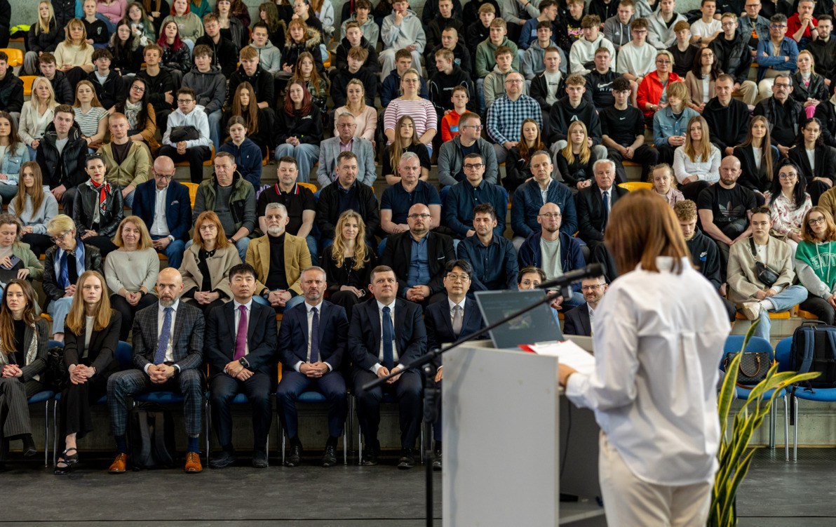 Zdjęcie do Nowy rozdział w historii CEZiB i lepsze perspektywy dla młodych