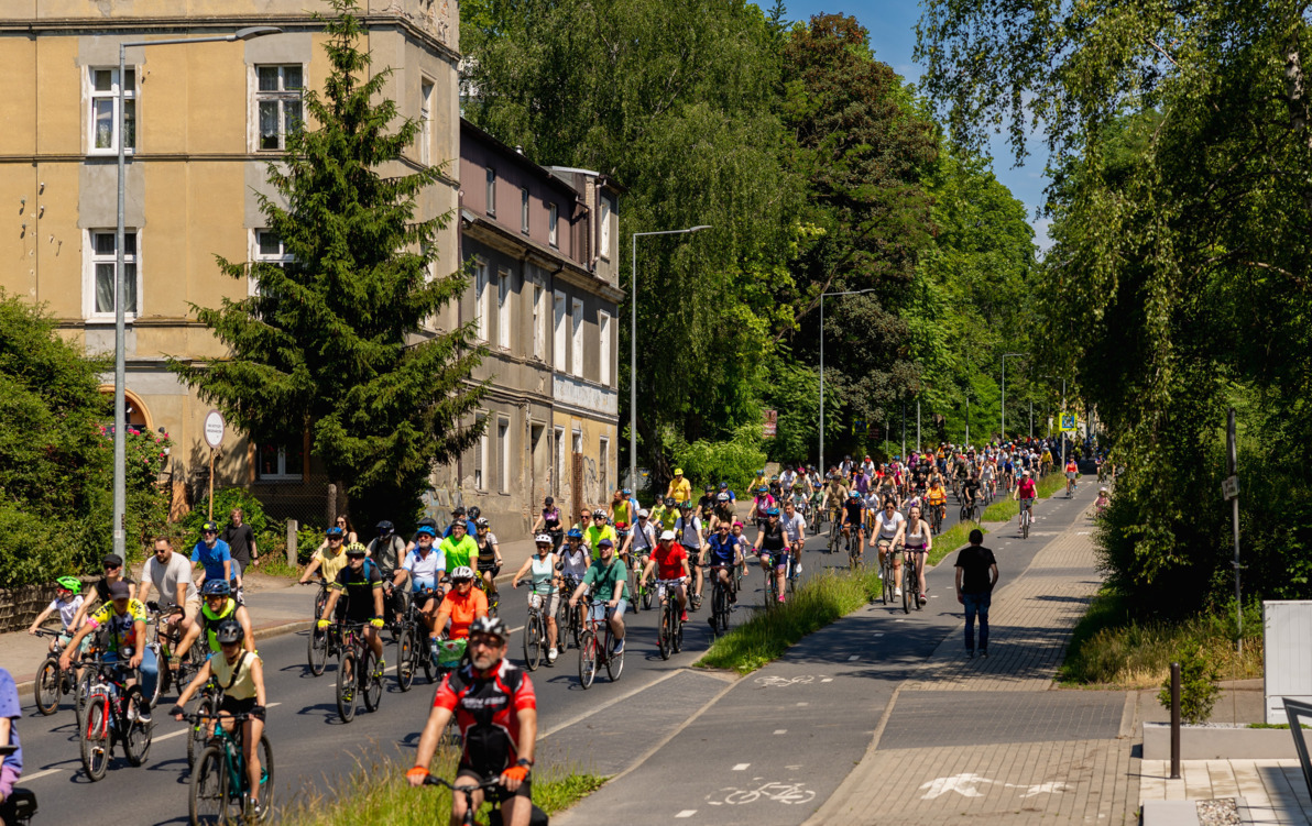 Zdjęcie do Rower potrafi łączyć pokolenia