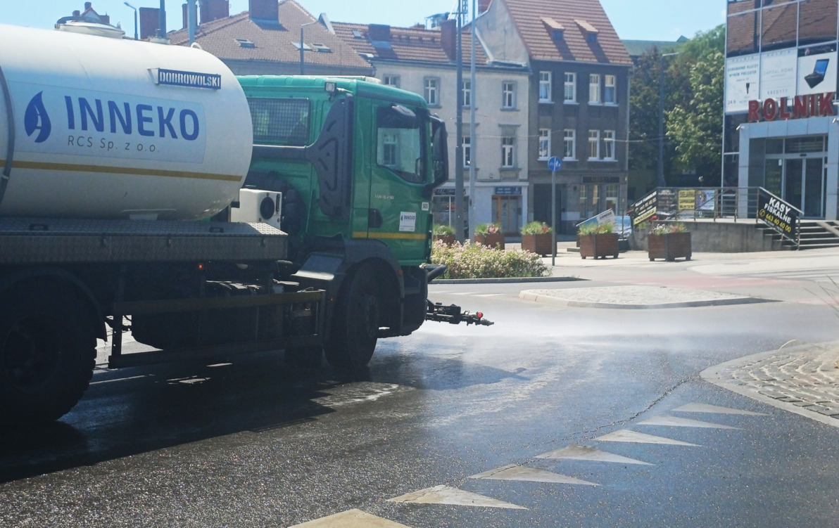 Zdjęcie do Miasto rozpoczyna zraszanie ulic