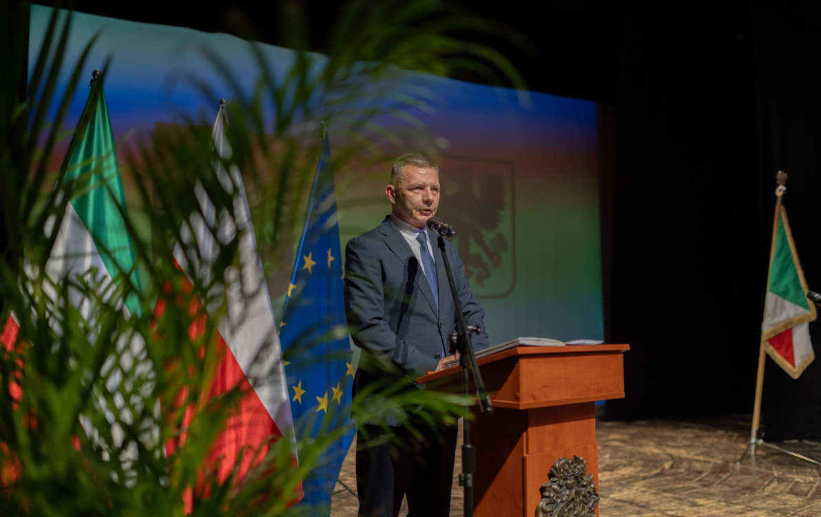 Zdjęcie do Wystapienie przewodniczącego Roberta Surowca podczas "urodzinowej" sesji Rady Miasta