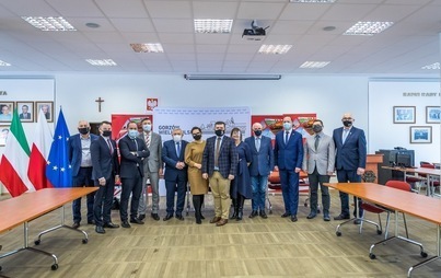 Zdjęcie do Zjednoczone siły P&oacute;łnocy