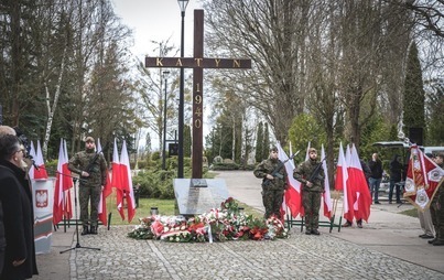 Zdjęcie do Hołd ofiarom zbrodni katyńskiej