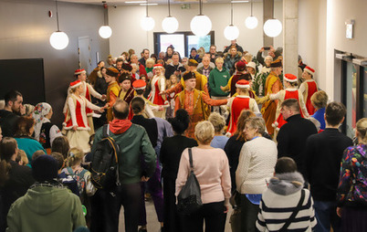 Zdjęcie do Tłumy na otwarciu Miejskiego Centrum Kultury